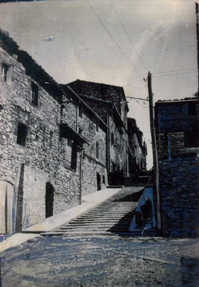 Foto delle scalette di Montegabbione (fine anni '10)