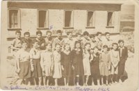 Scuola elementare mitragliata 1945